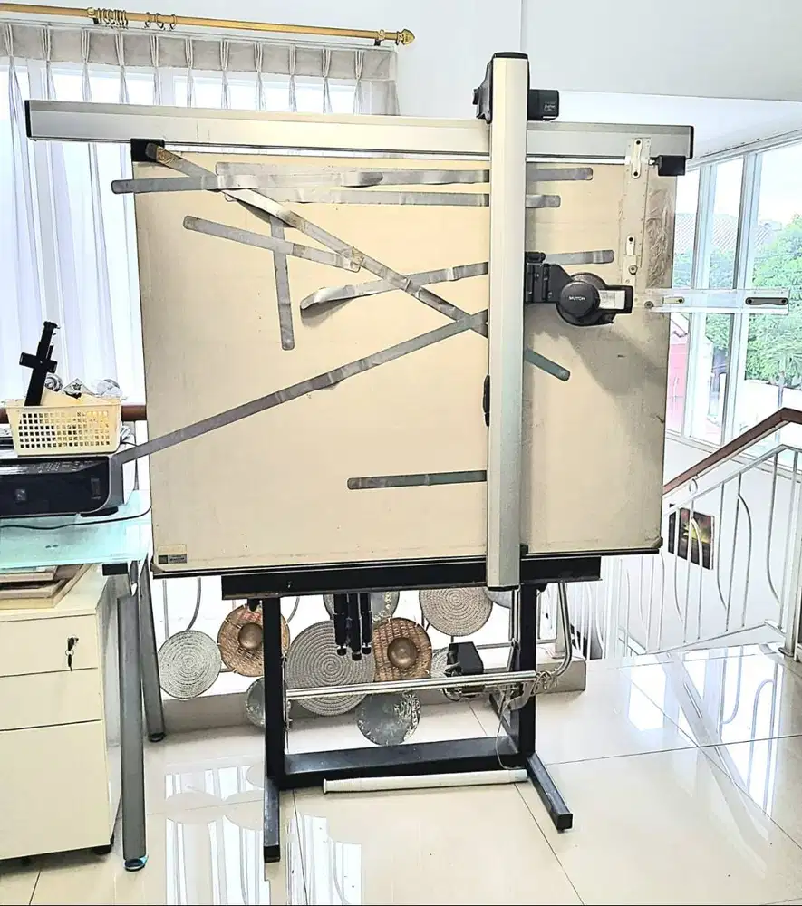 Dijual Barang Bekas - MEJA GAMBAR ARSITEK MUTOH ASLI MADE IN JAPAN