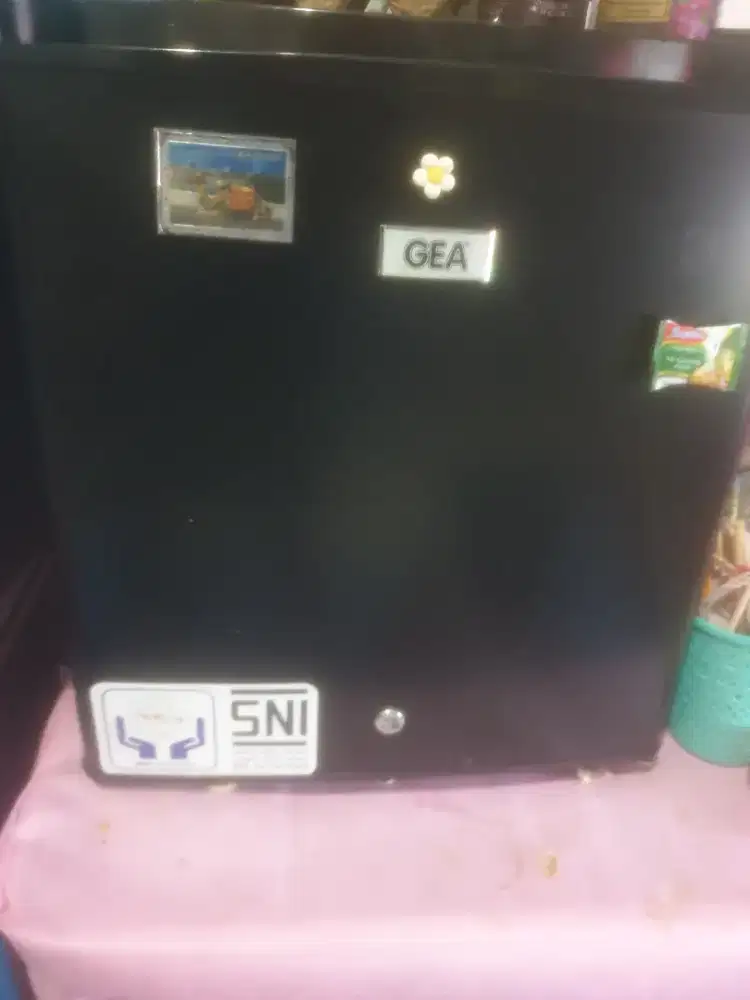 Kulkas mini GEA low watt