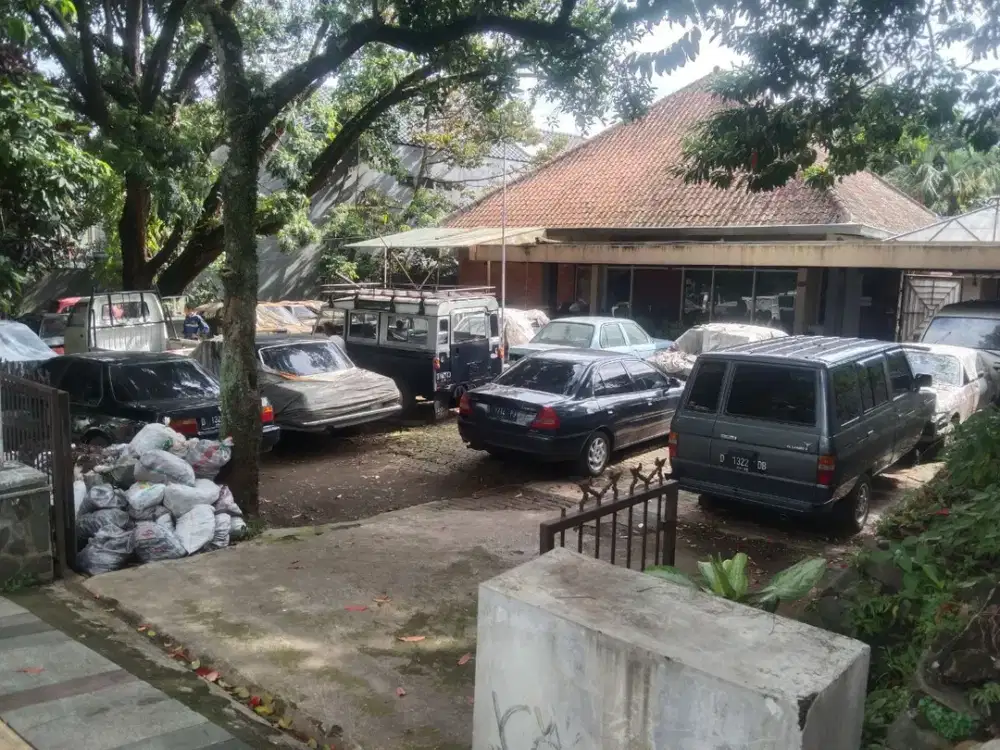 Dijual Cepat Rumah Lama di Cipaganti Bandung