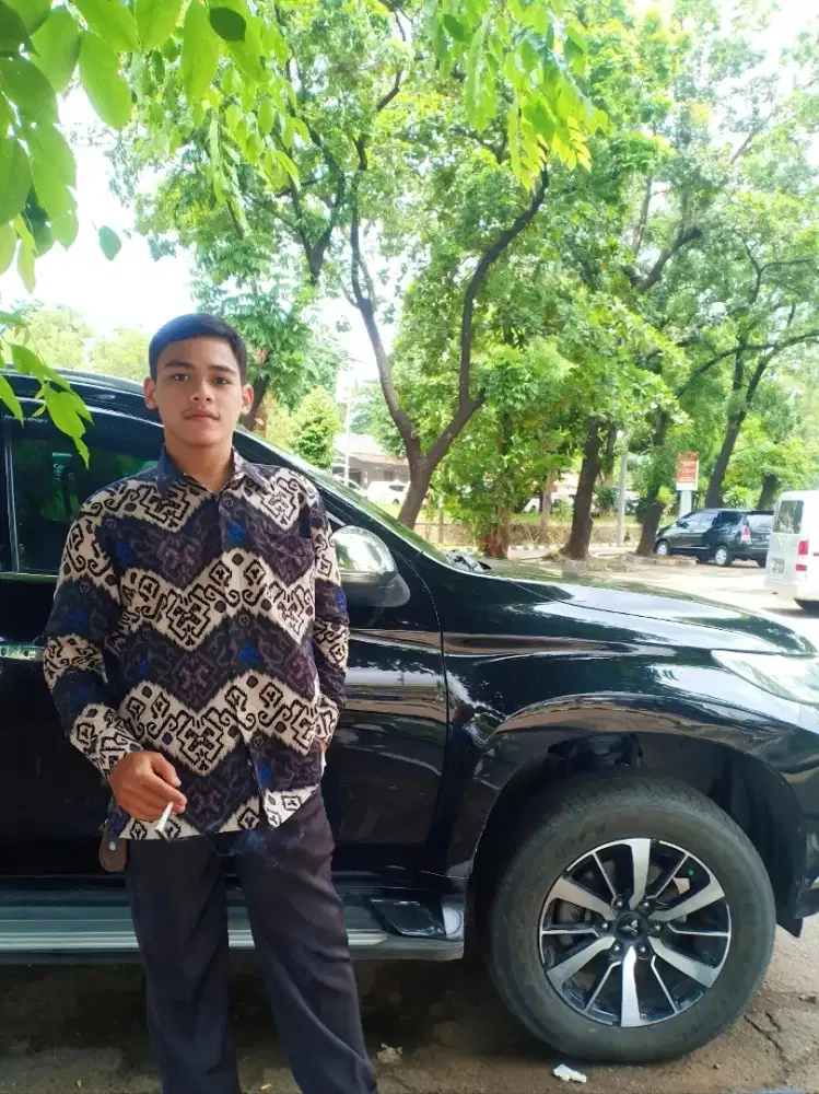 MENCARI PEKERJAAN SUPIR PRIBADI ATAU PEKERJAAN APAPUN.