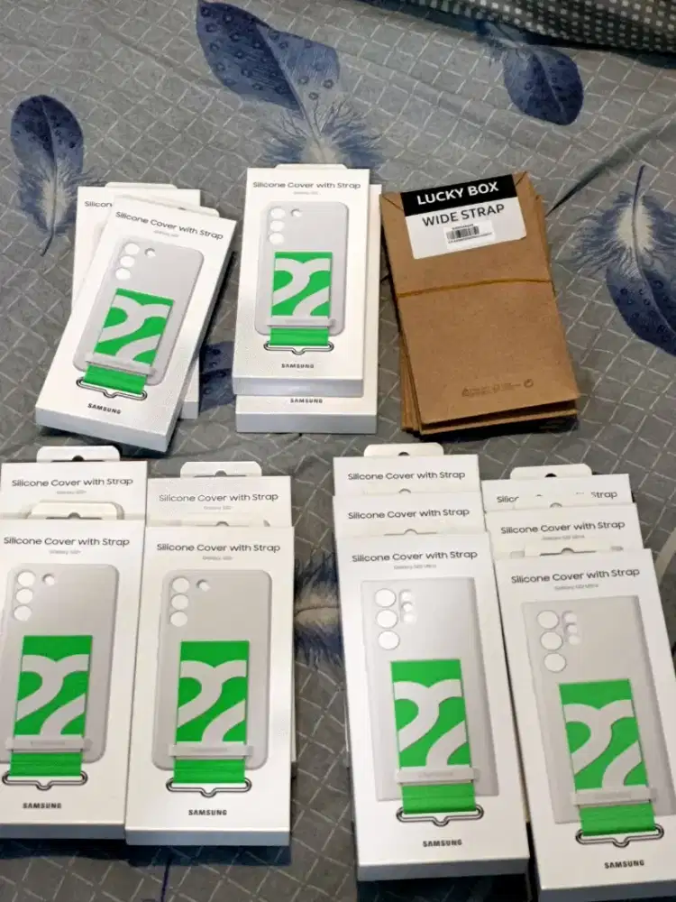 Samsung S22 Series : Silicon Casing with Strap Original