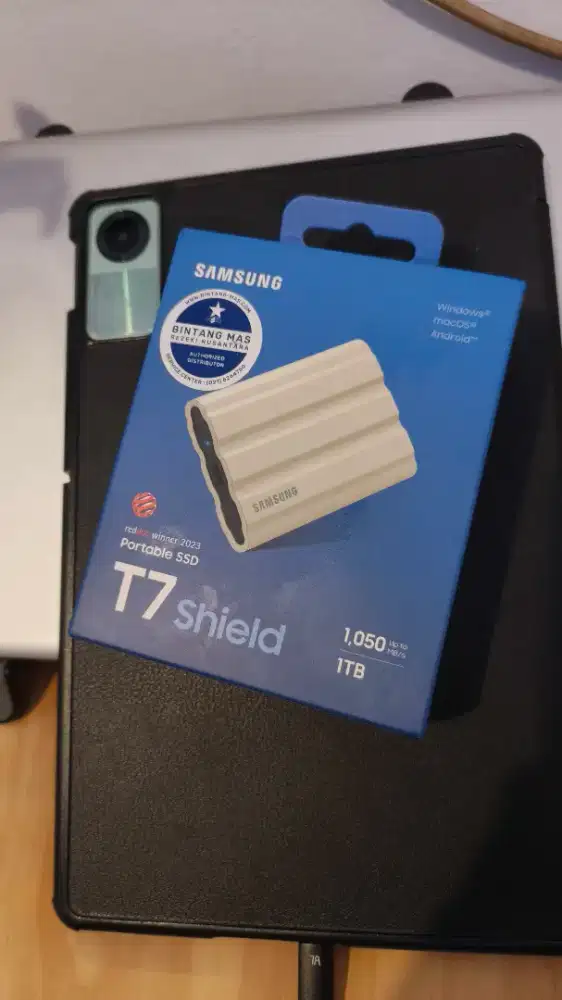 samsung t7 shield 1tb portable SSD