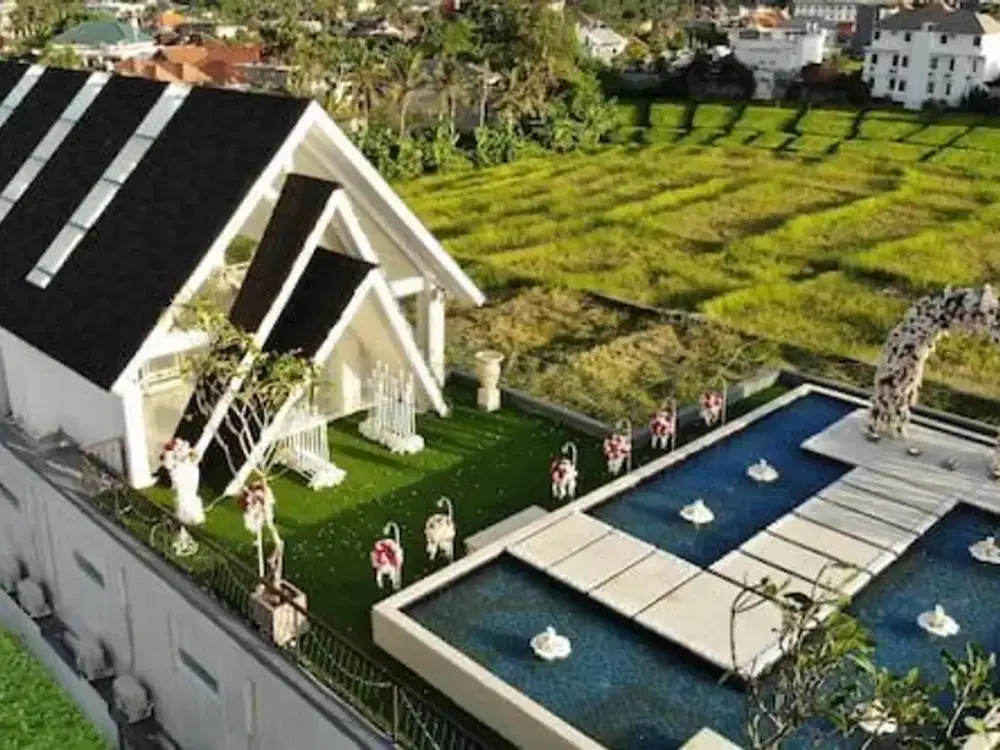Dijual: Hotel Bintang 3 di Jalan Utama Pantai Berawa — Canggu, Bali