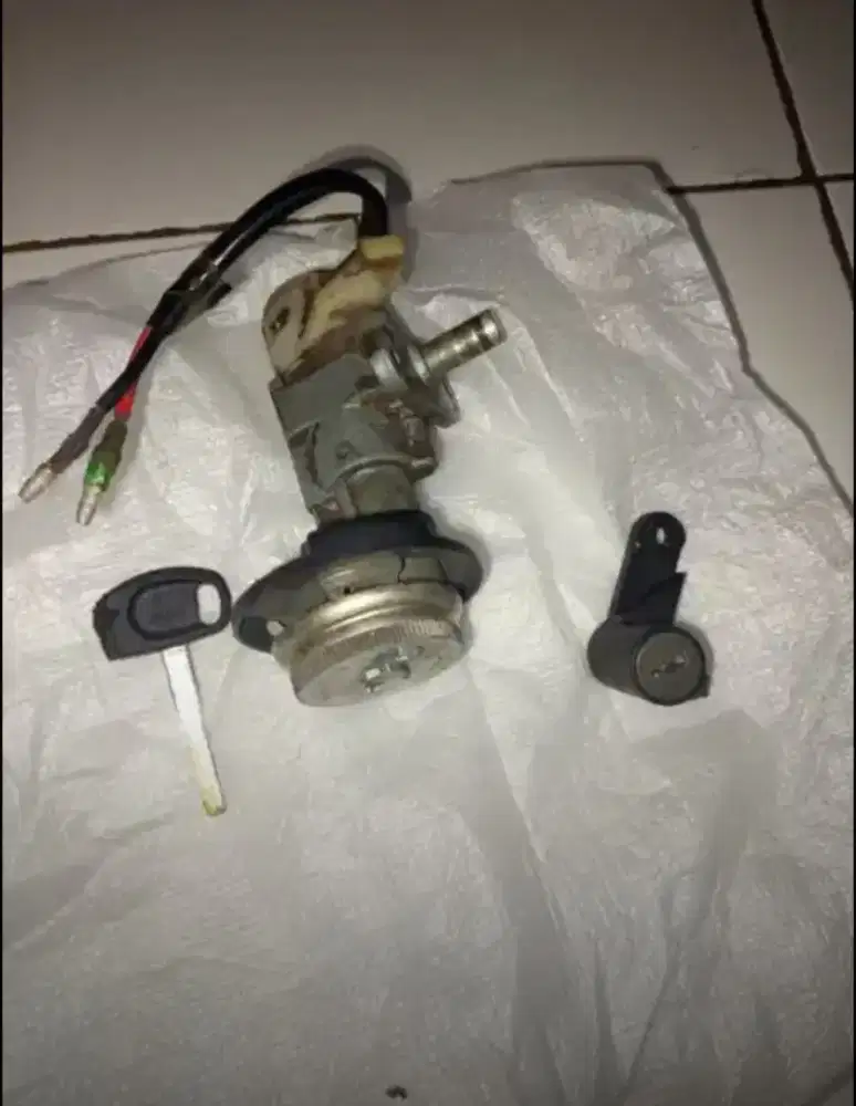 Satu set kunci kontak mio J ori cabutan