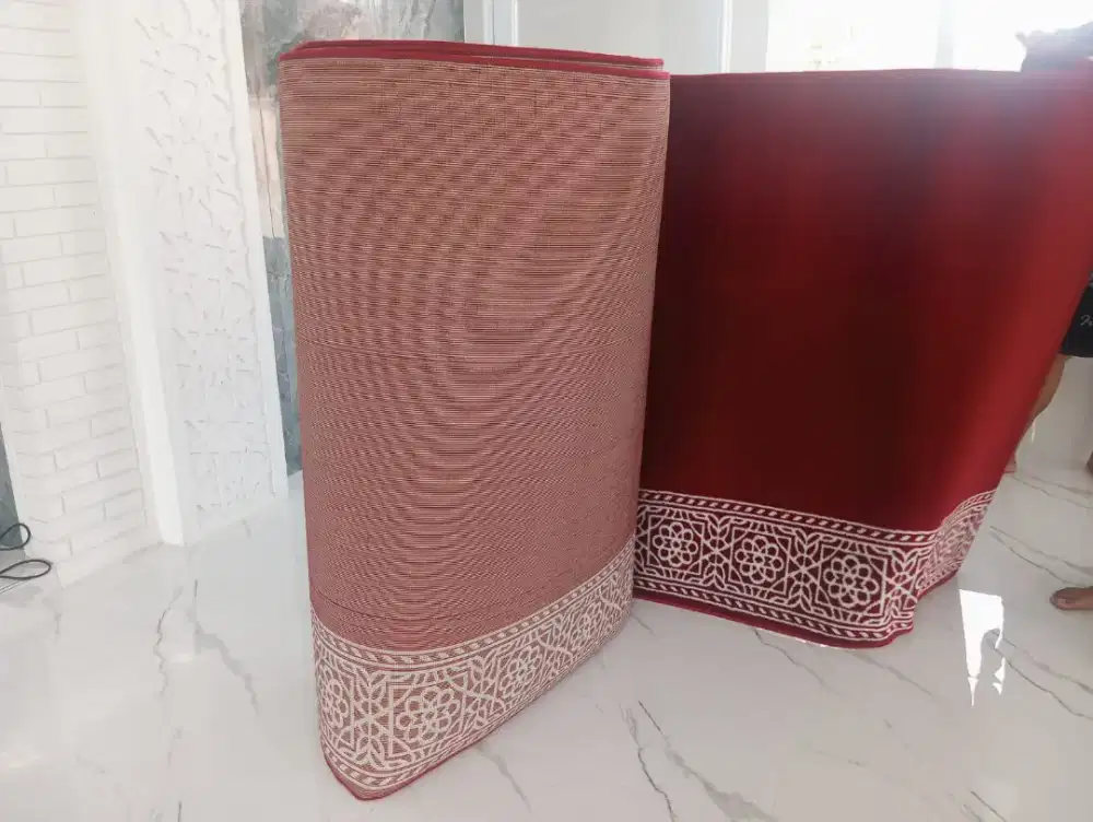 Karpet Masjid Type maulana motif Merah Polos