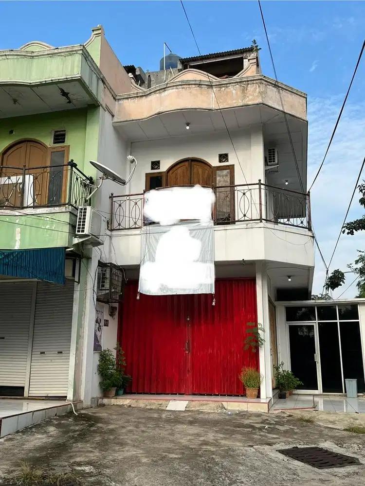 DISEWAKAN RUKO 2 1/2 LANTAI