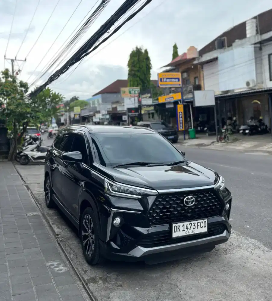 Toyota Veloz 1.5 Q hitam 2025