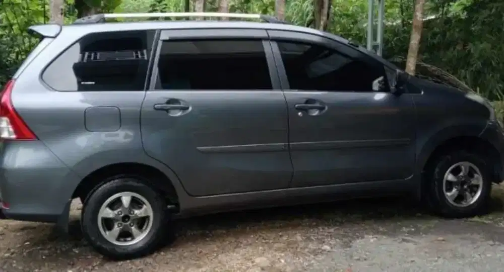 Jual daihatsu xenia Li 2013 tipe M