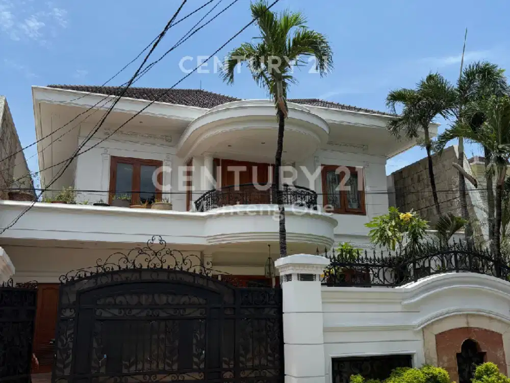 Rumah Cantik Dengan Taman Asri Di Menteng