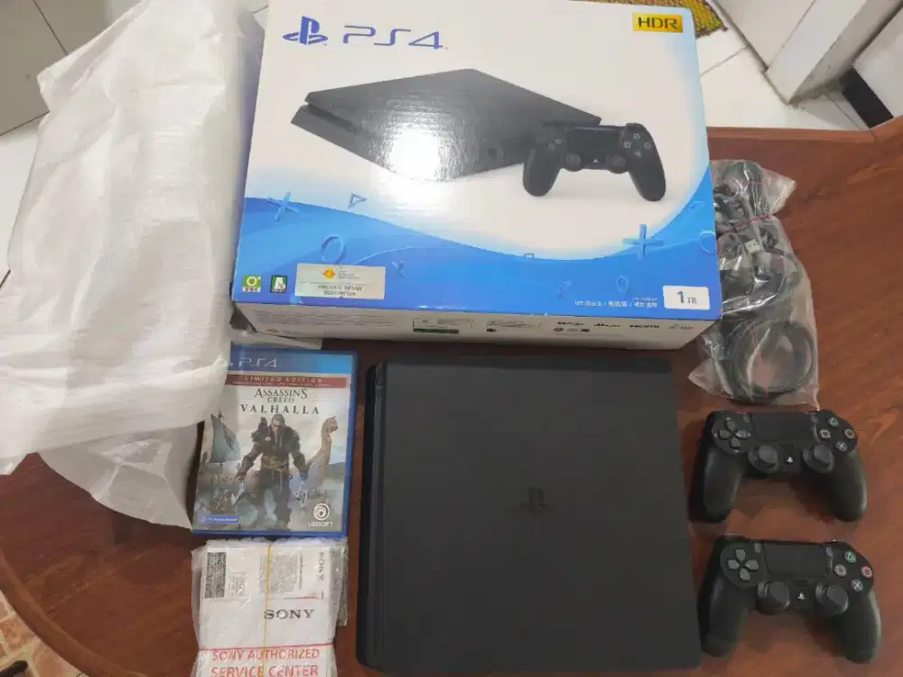Sedang cari ps 4 ps4 slim playstation4 fat pro saya mau beli langsung