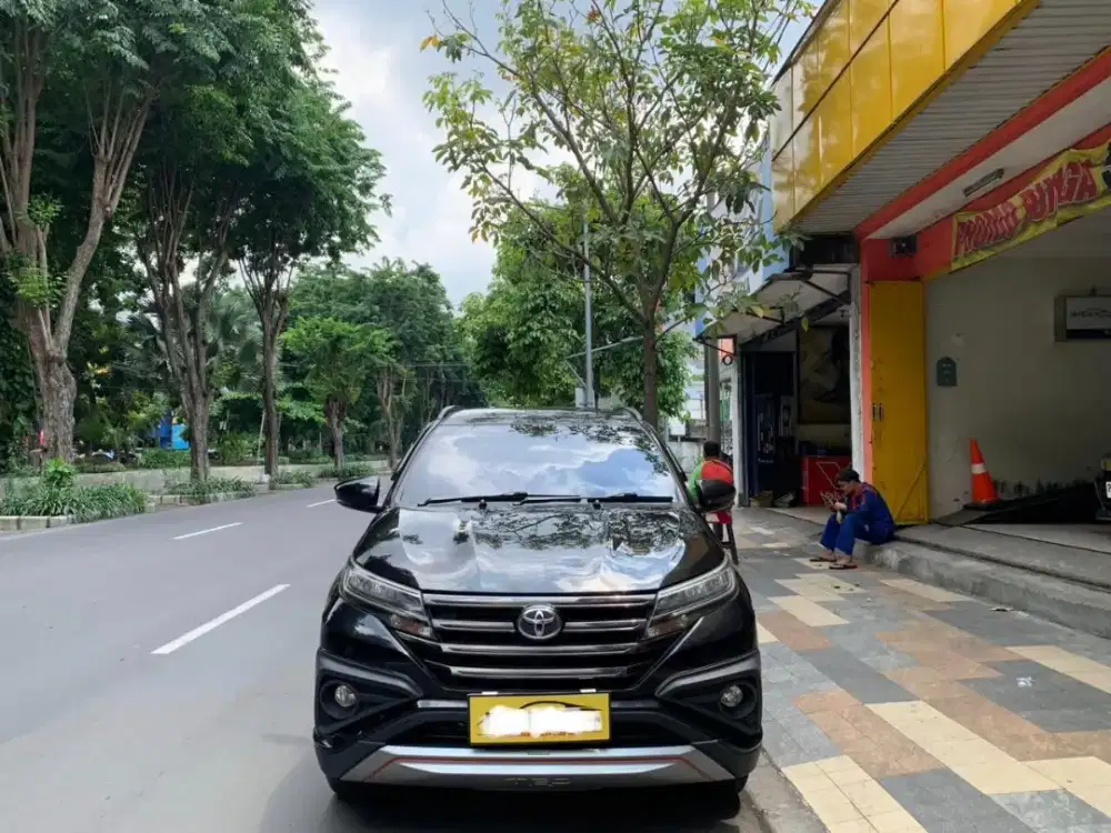 Toyota Rush 1.5 TRD Sportivo Matic 2018 Hitam  Tgn 1 KM Rendah