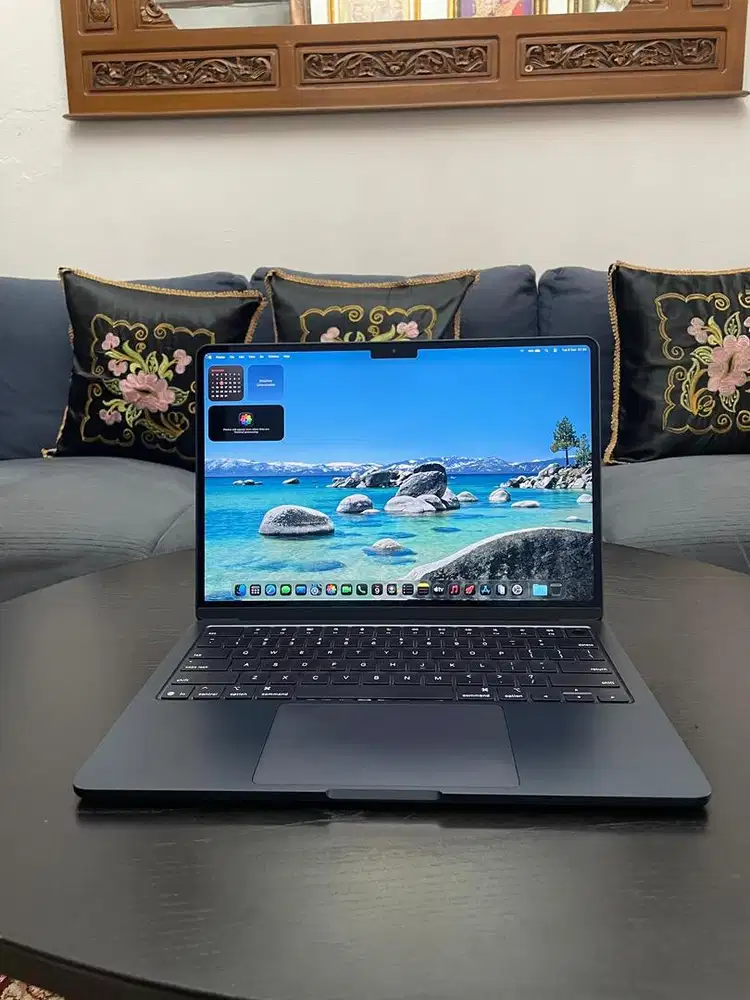 MacBook Air 2025 M4 13 inch 16/256