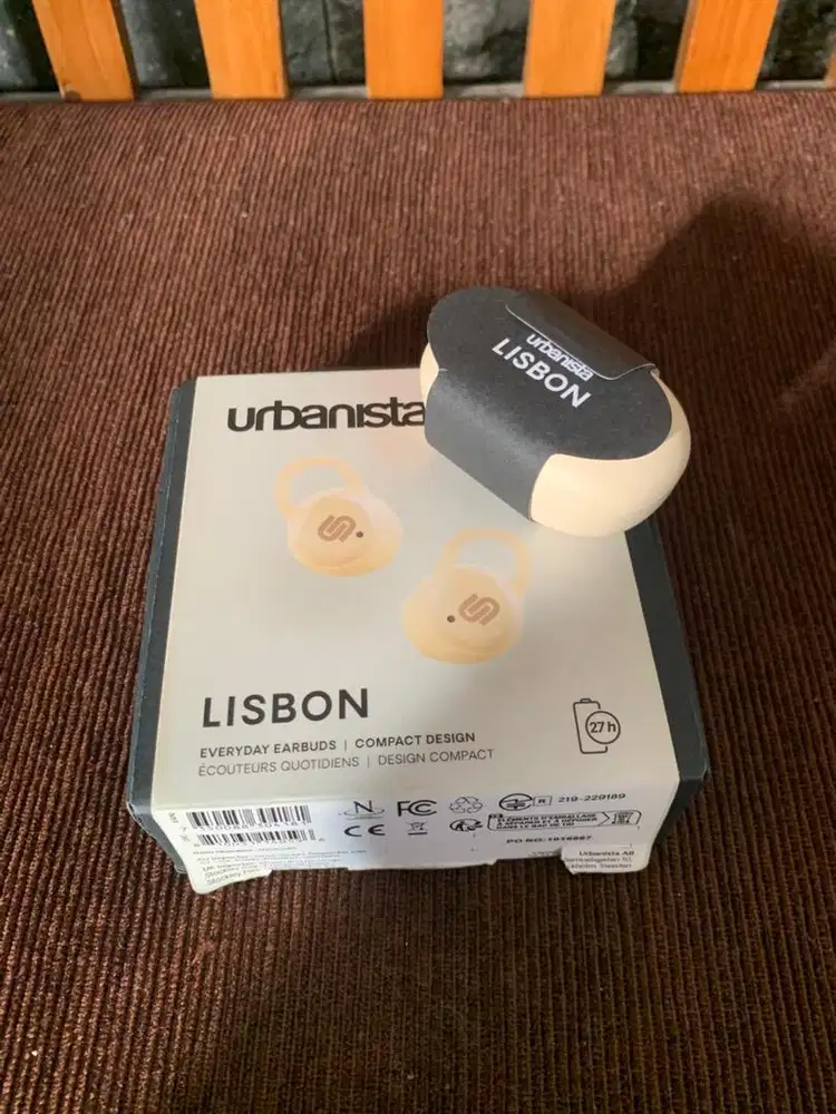 TWS Urbanista Lisbon True Wireless Earbuds Bonus TWS JBL Wave 200