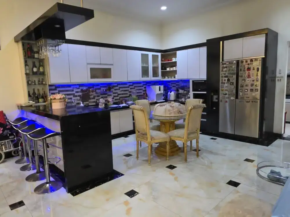 Jual Cepat! Rumah Minimalis 3 Lantai LT 234m2 di Pelangi Residences  Hadap Selatan – Lokasi Premium