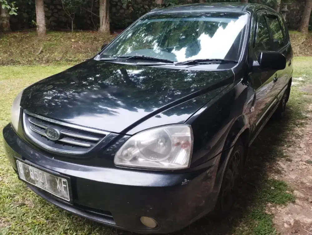 Kia Carens ll 2004 MT