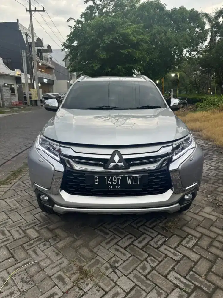 Mitsubishi Pajero Sport Dakar 4x4 PMK 2017 Pemakaian Pribadi Asli