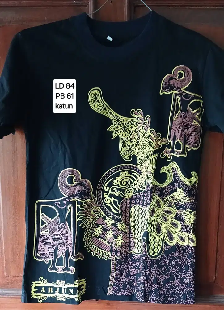 Kaos oblong hitam wayang