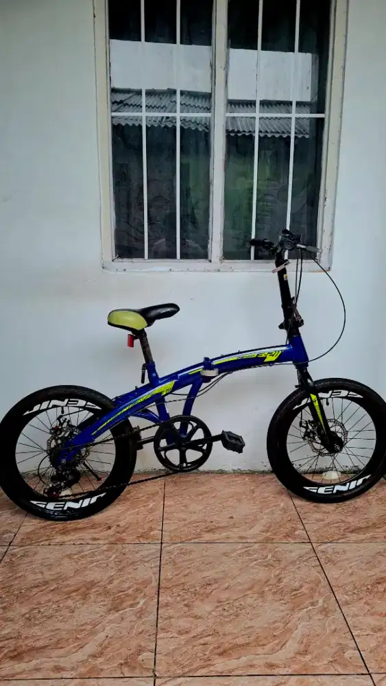 Sepada lipat Genio f211