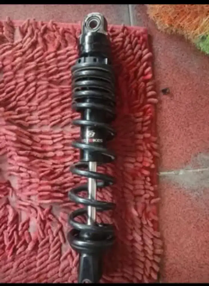 Shock breaker bekas merk fast bike , honda vario 125 kzr ,tinggi 330