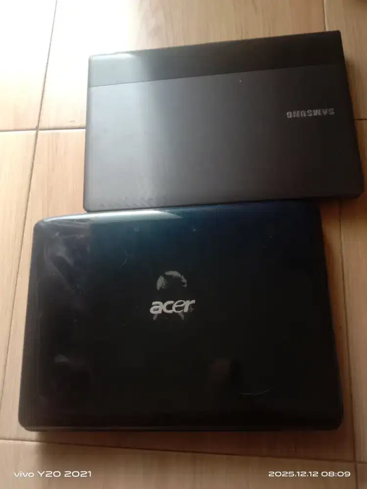 Laptop mati ada 2buah