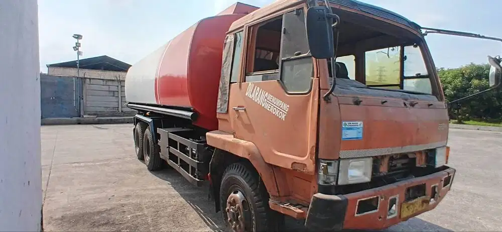 FUSO FN 517 Truk Tangki Tronton 24 KL