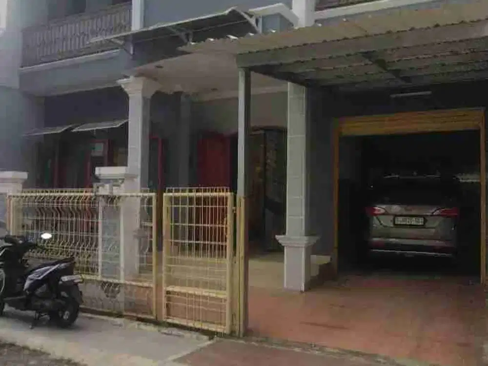 Rumah besar siap huni di pondok kopi Jakarta Timur