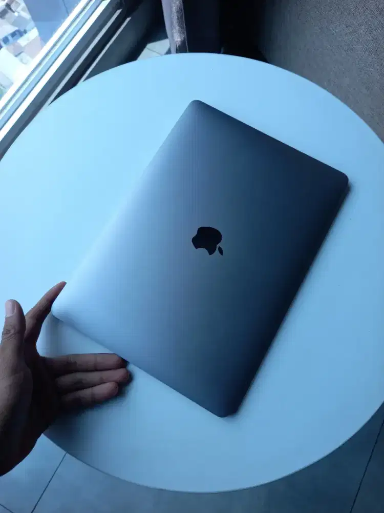 Macbook 13 air retina touch id 2020