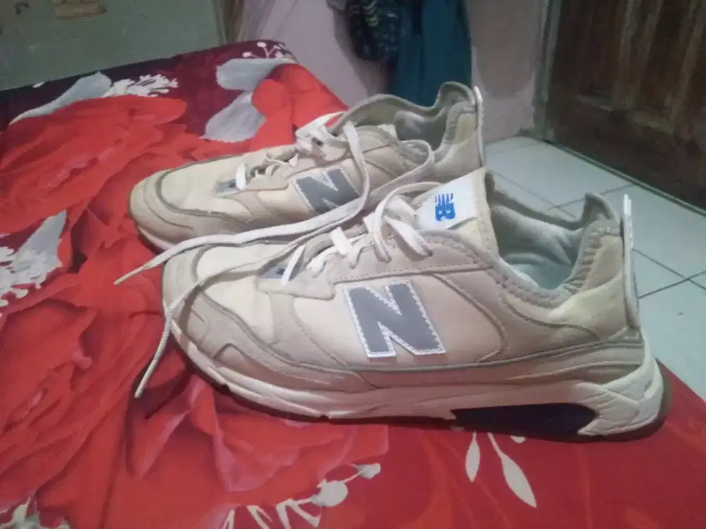 Jual sepatu second ada 5 pasang