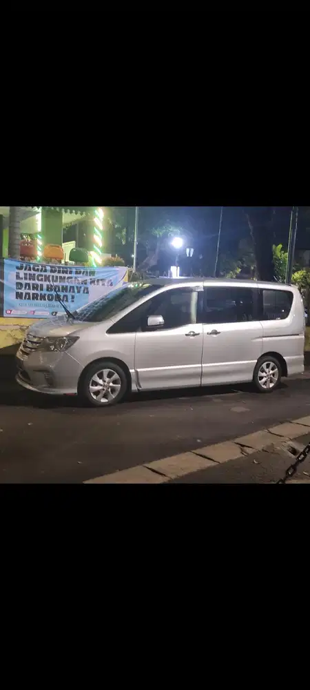 Nissan Serena 2015 Bensin