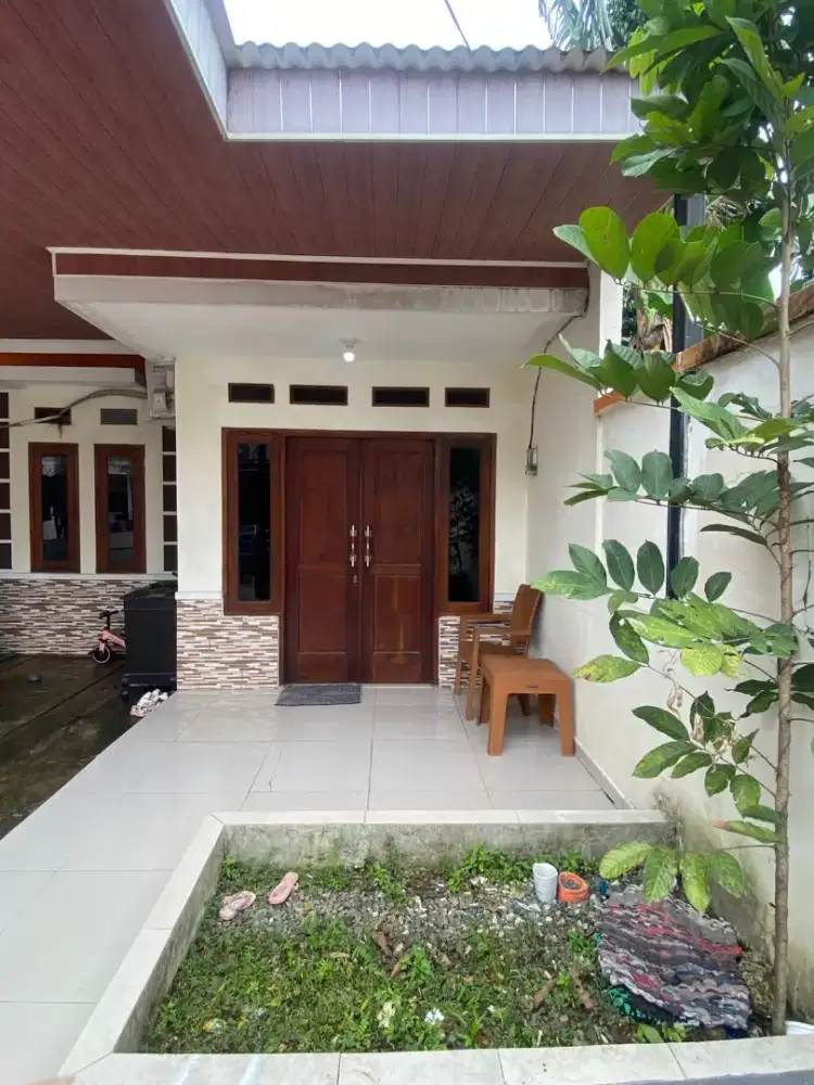 DIJUAL RUMAH CLUSTER  CAROLINE PARK— LOKASI STRATEGIS DEKAT MM2100