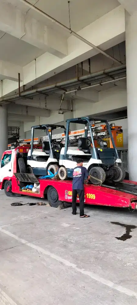 Rental forklift dan operator forklift