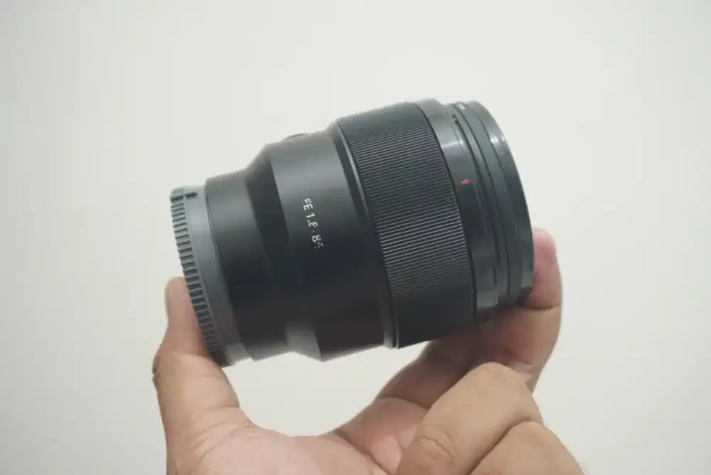 SONY FE 85mm F1.8 Lensa FIX Fullframe 85 mm F/1.8 Mirrorless