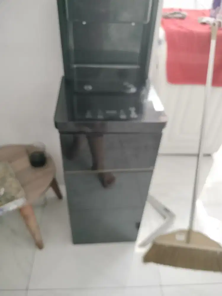 Dijual dispenser galon bawah