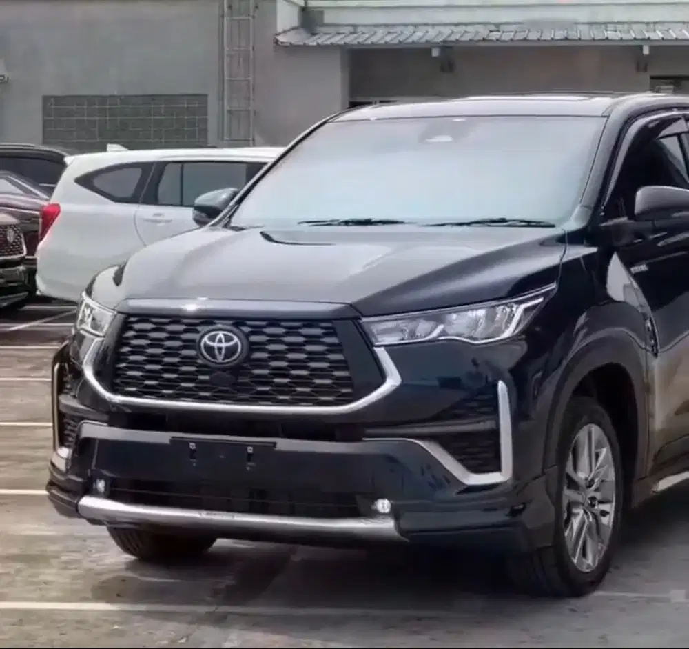 Toyota Innova Zenix Q Hybrid TSS Modelista