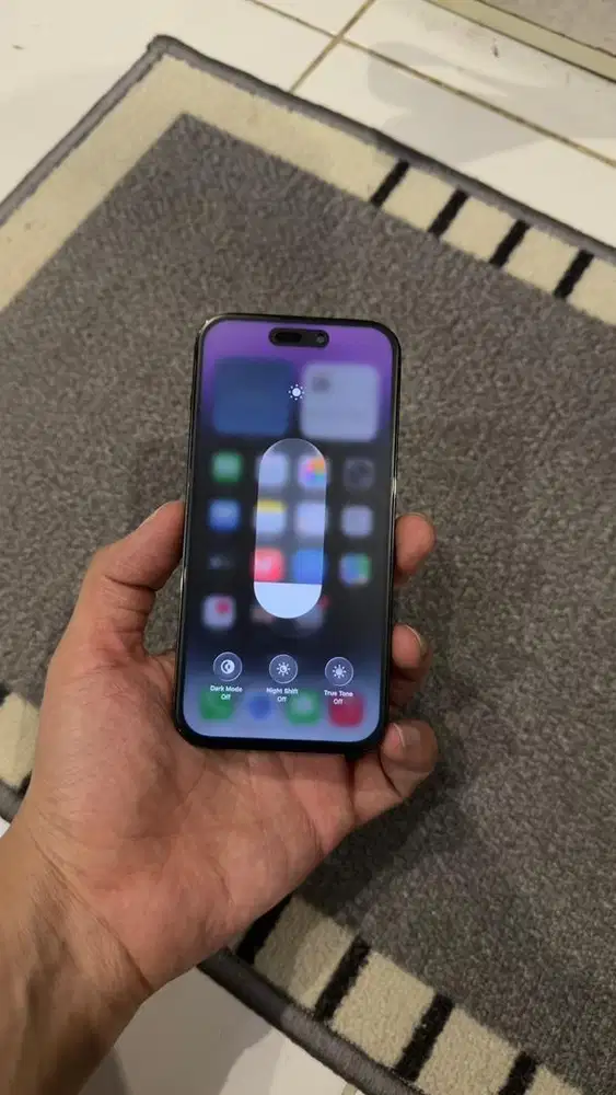 Dijual Iphone 14 Pro 128GB Black Terdaftar Hp charger