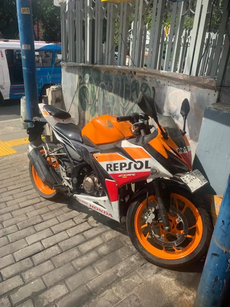 Jual cepat Honda CBR 150r 2018