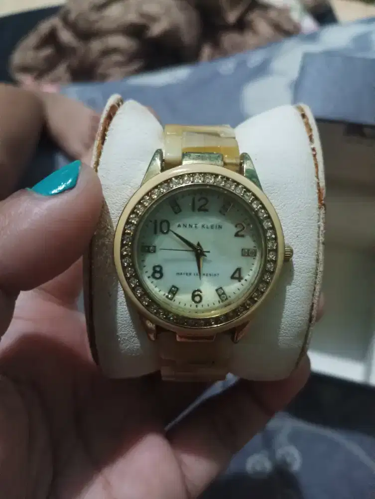 Anne klein water resisten