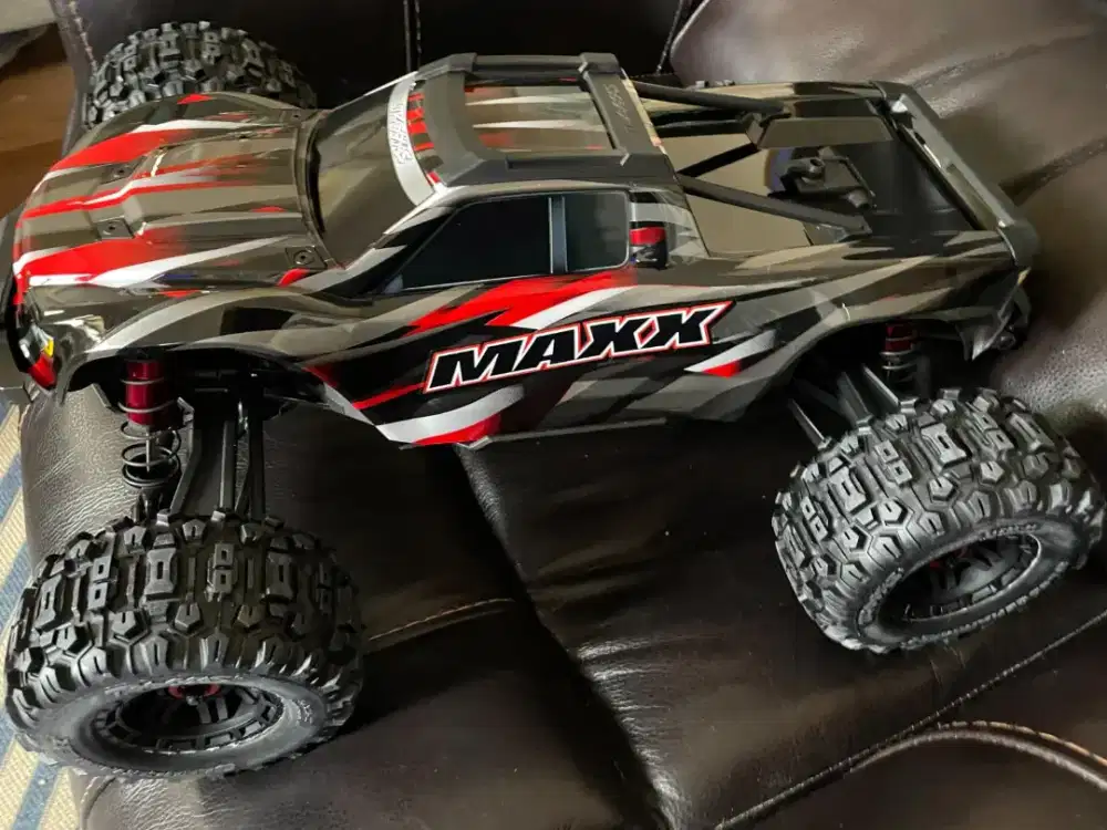 Traxxas 77086-4 Xmax X-maxx 8S Super Big Monster