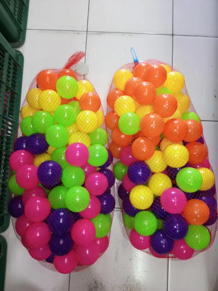 Mainan anak bola mandi isi 100