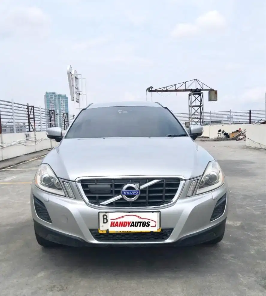 Volvo XC60 T5 Tahun 2012 Automatic Silver Metalik