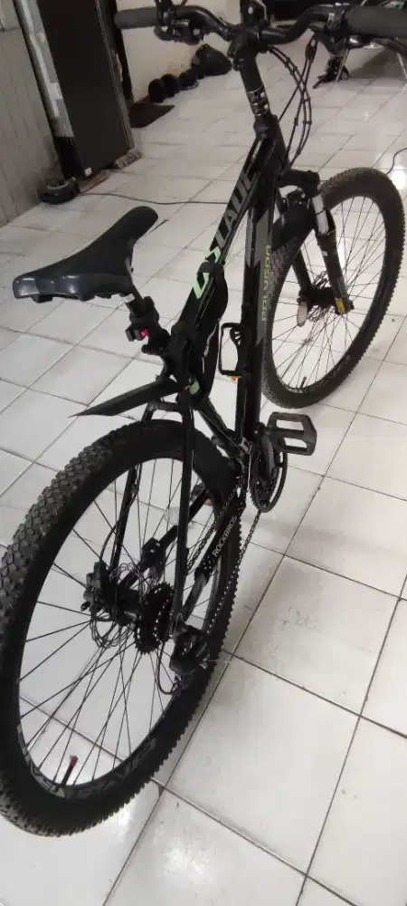 Sepeda MTB Polygon CASCADE 4 hitam