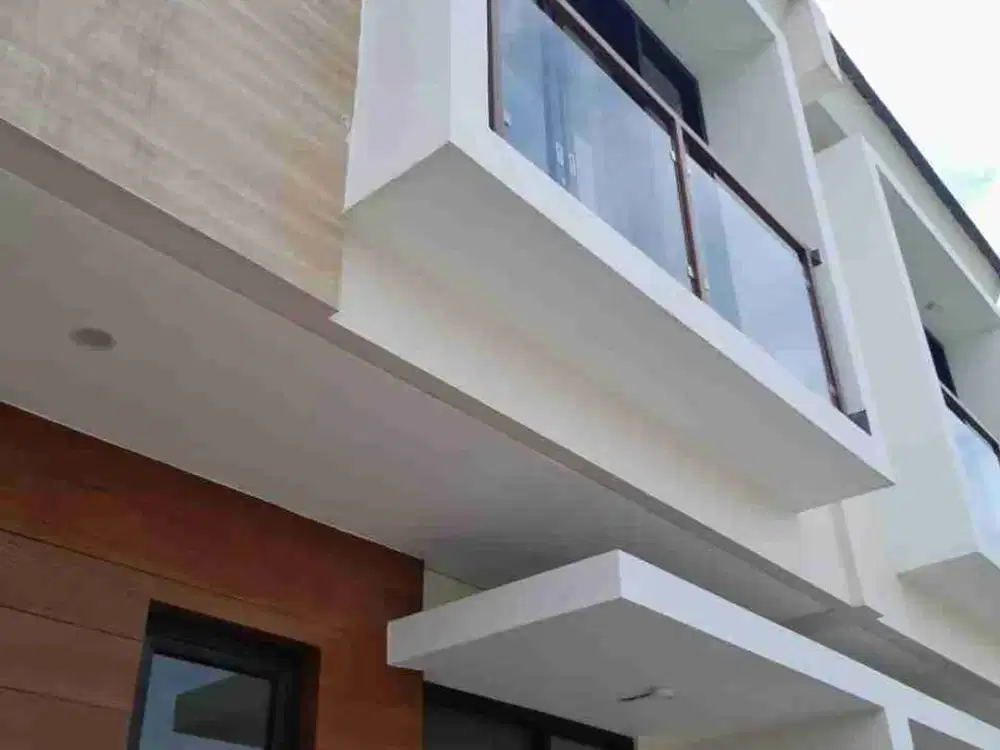 Rumah 2 lantai , Ready ada