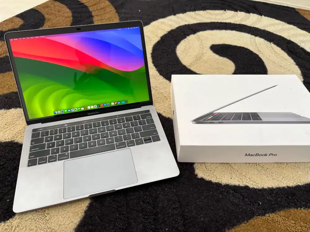 Macbook pro retina 2018 touchbar grey 8/256gb core i5 fullset LL/A