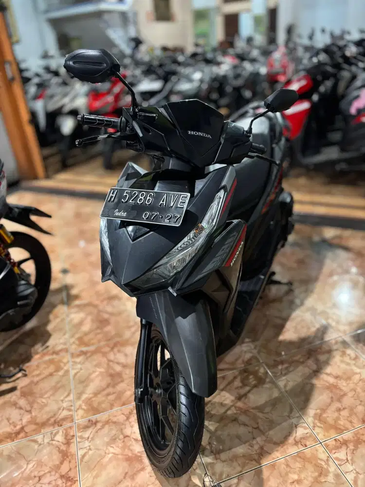 Vario 125 2017 hitam