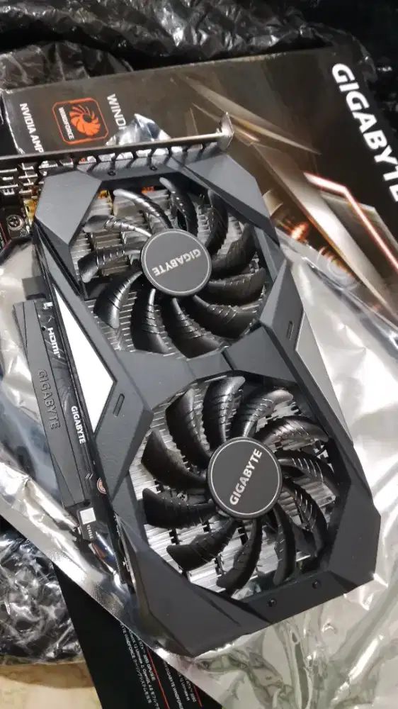 Vga Card Gigabyte RTX 350 baru