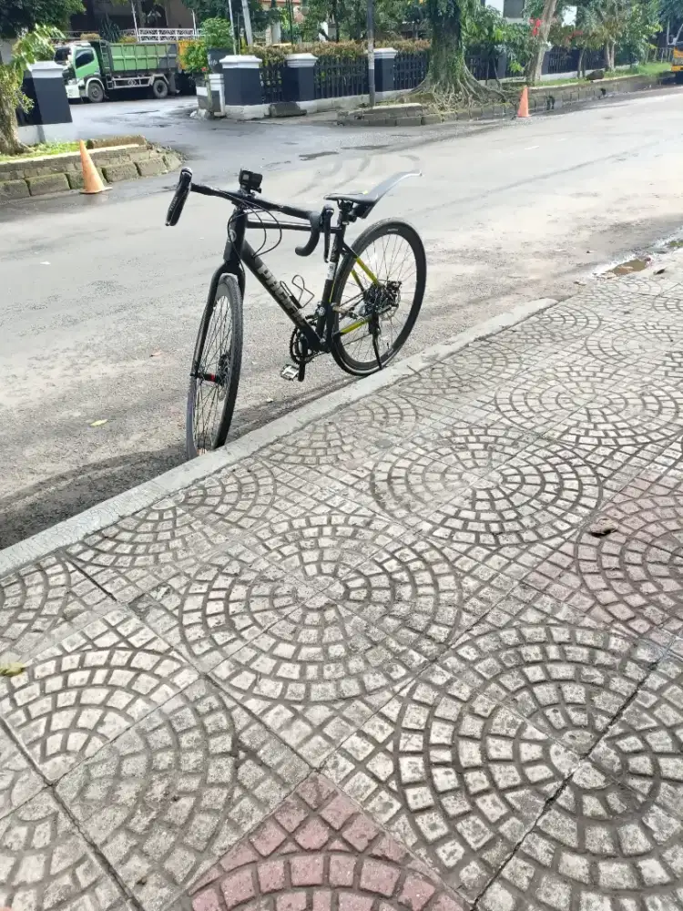 Spedah Balap Roadbike pacific Tractor 5.0