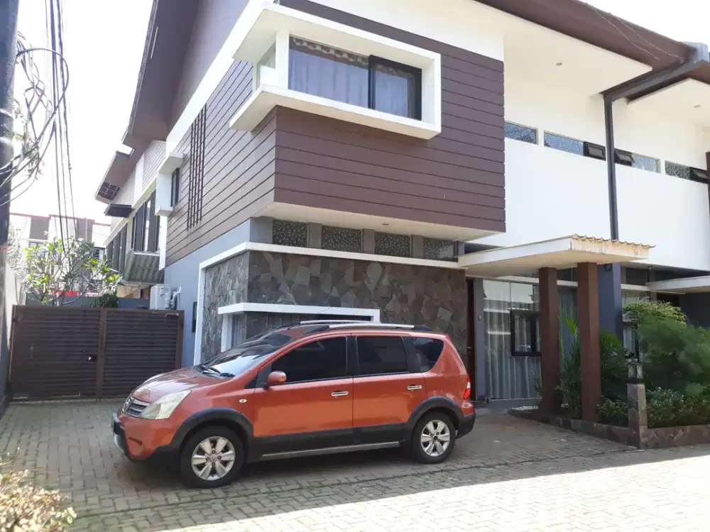 Rumah Minimalis Mewah 2 Lantai di Townhouse Cibubur