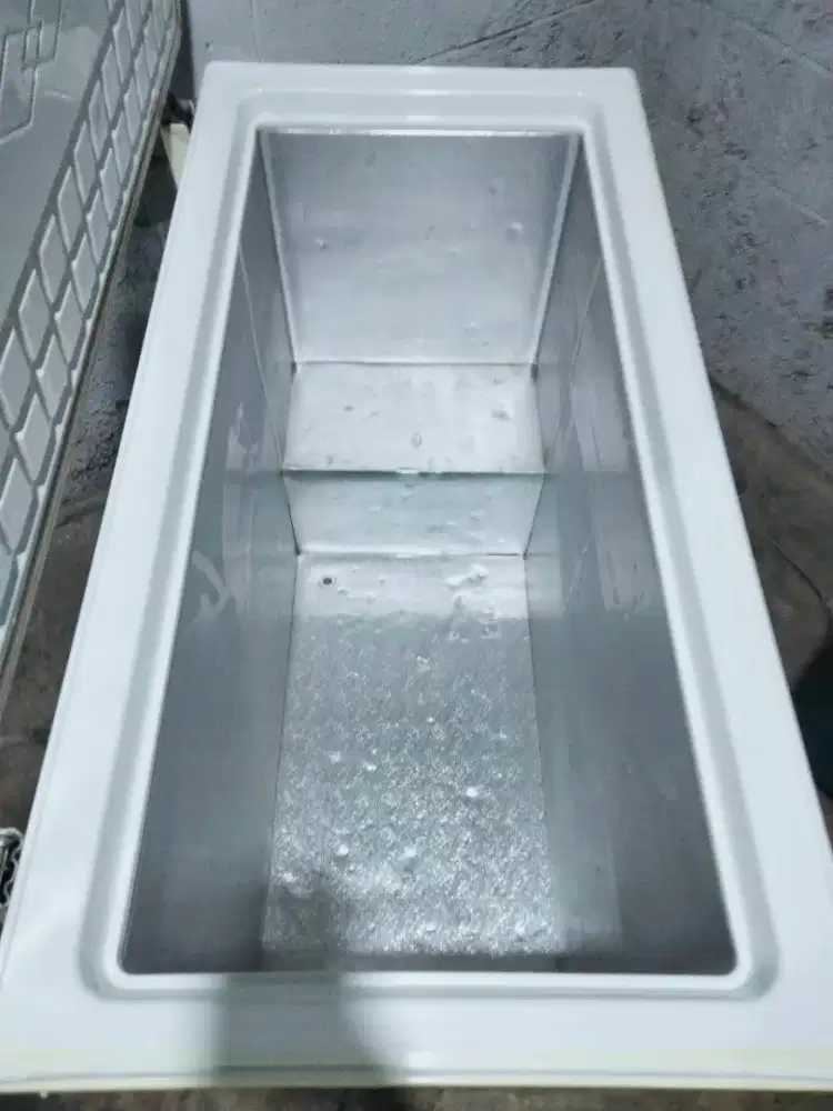 FREZER BOX 250LITER ( FRIGIGATE )