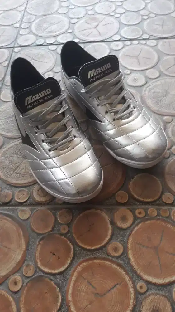 Jual sepatu Futsal bisa juga buat olahraga jogging