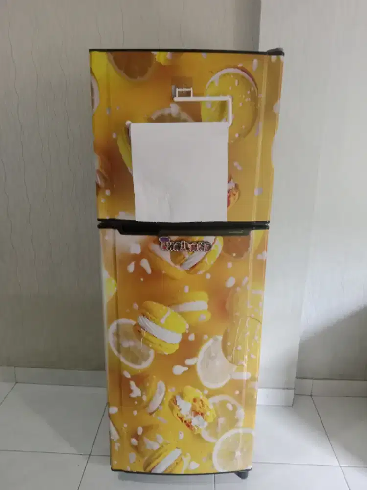 Dijual kulkas 2pintu Merk Toshiba glacio